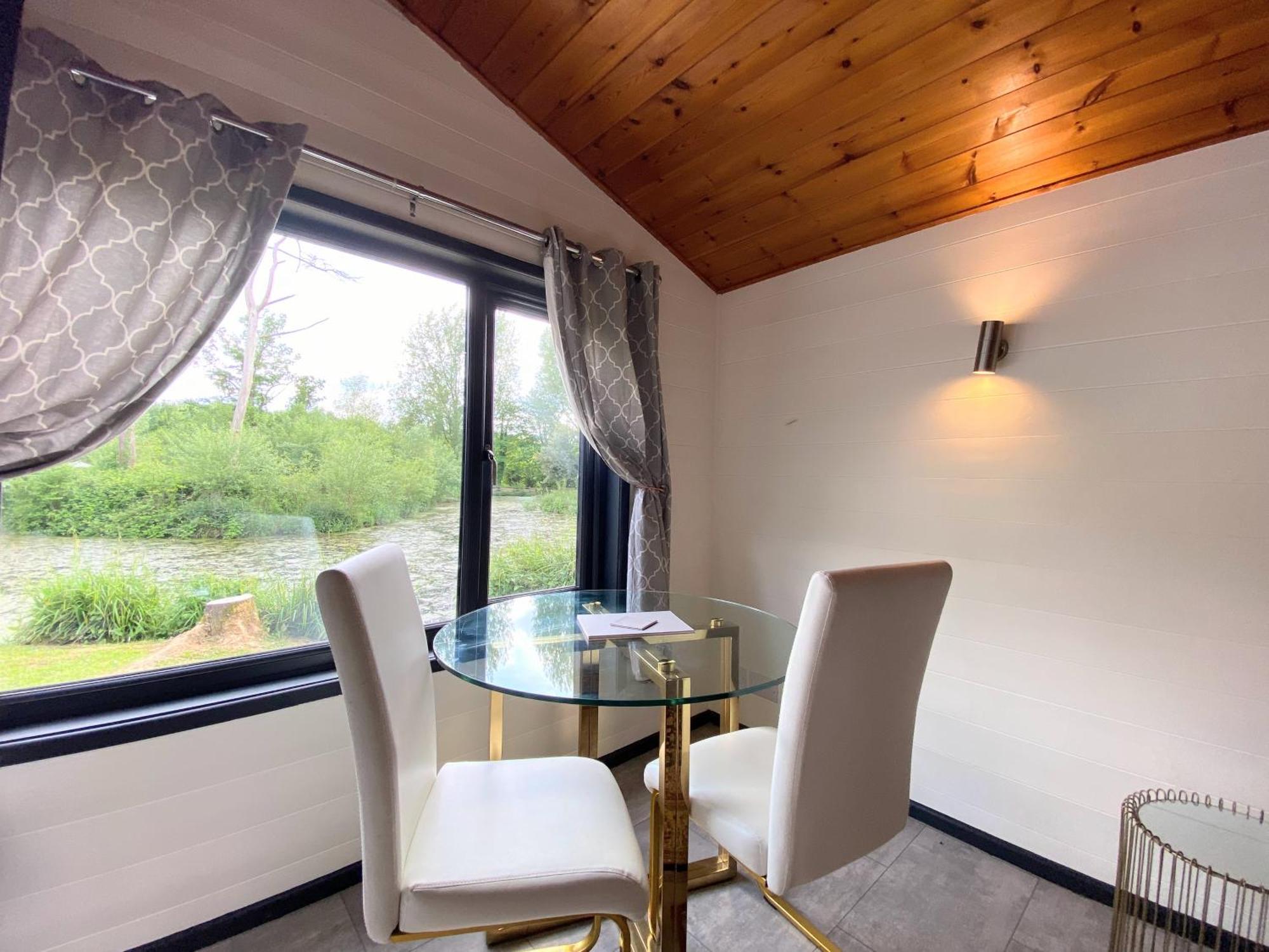 Magpie 2 Hot Tub Huntersmoon-Warminster-Longleat-Wiltshire Βίλα Εξωτερικό φωτογραφία